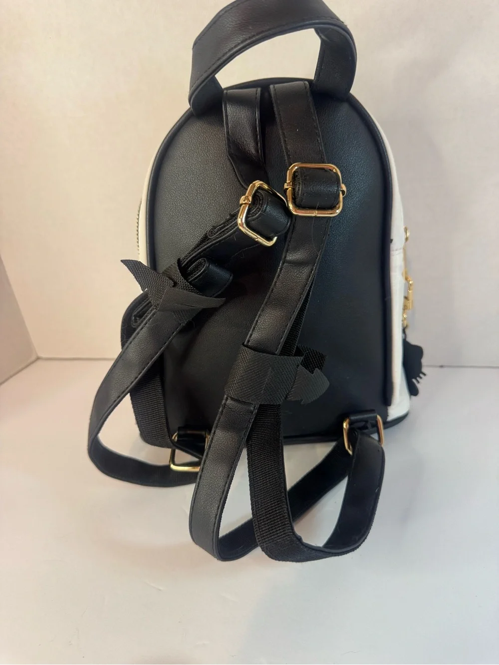 NWOT Sanrio Hello Kitty Collectible Mini Backpack Faux Leather W/ Card Holder